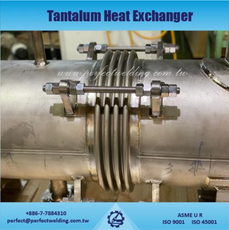 タンタル金属熱交換器の側面